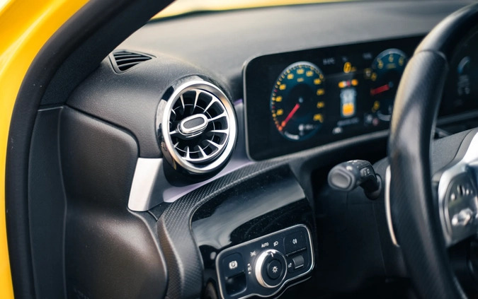 Mercedes-Benz Klasa A cena 179000 przebieg: 57192, rok produkcji 2019 z Poznań małe 742